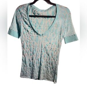 Lululemon Fresh Manifesto Deep Vneck Blue Stretch Light short sleeve shirt 2